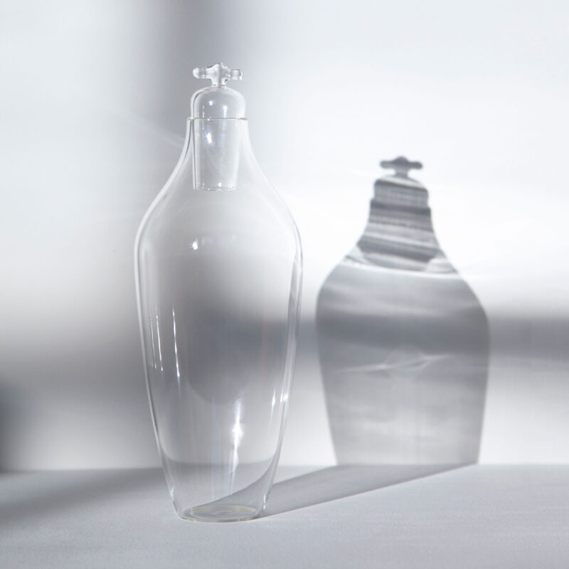 Borosilicaat glas versie van de Tap Water Carafe ontworpen door Lotte de Raadt voor Vij5.