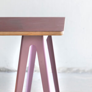 Trestle Table, bordeaux Forbo met paarse schragen (showmodel)