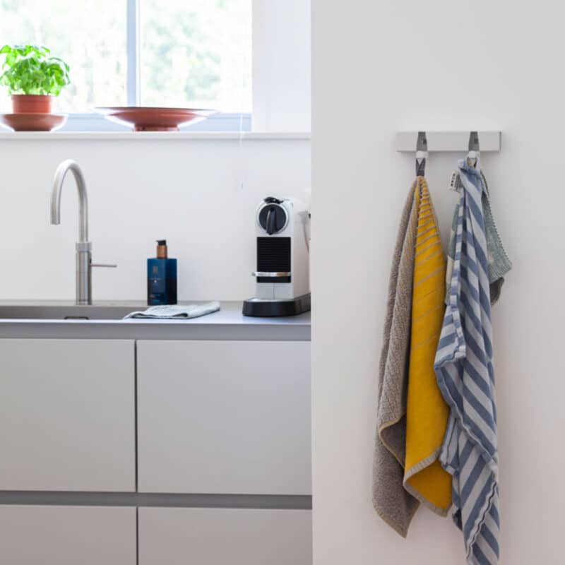 Vij5 Coatrack by the Meter wit 20cm Shoot bij klant 2022 06 IMG 3098 Vij5 Coatrack by the Meter wit 20cm Shoot bij klant 2022 06 IMG 3098
